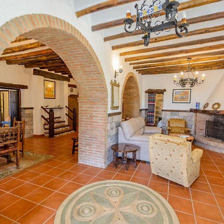 Holiday Home El Pilarillo Piscina Compartida Alcaucín エクステリア 写真