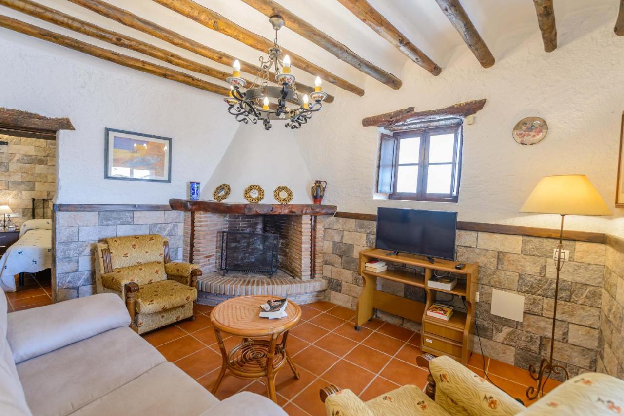 Holiday Home El Pilarillo Piscina Compartida Alcaucín エクステリア 写真