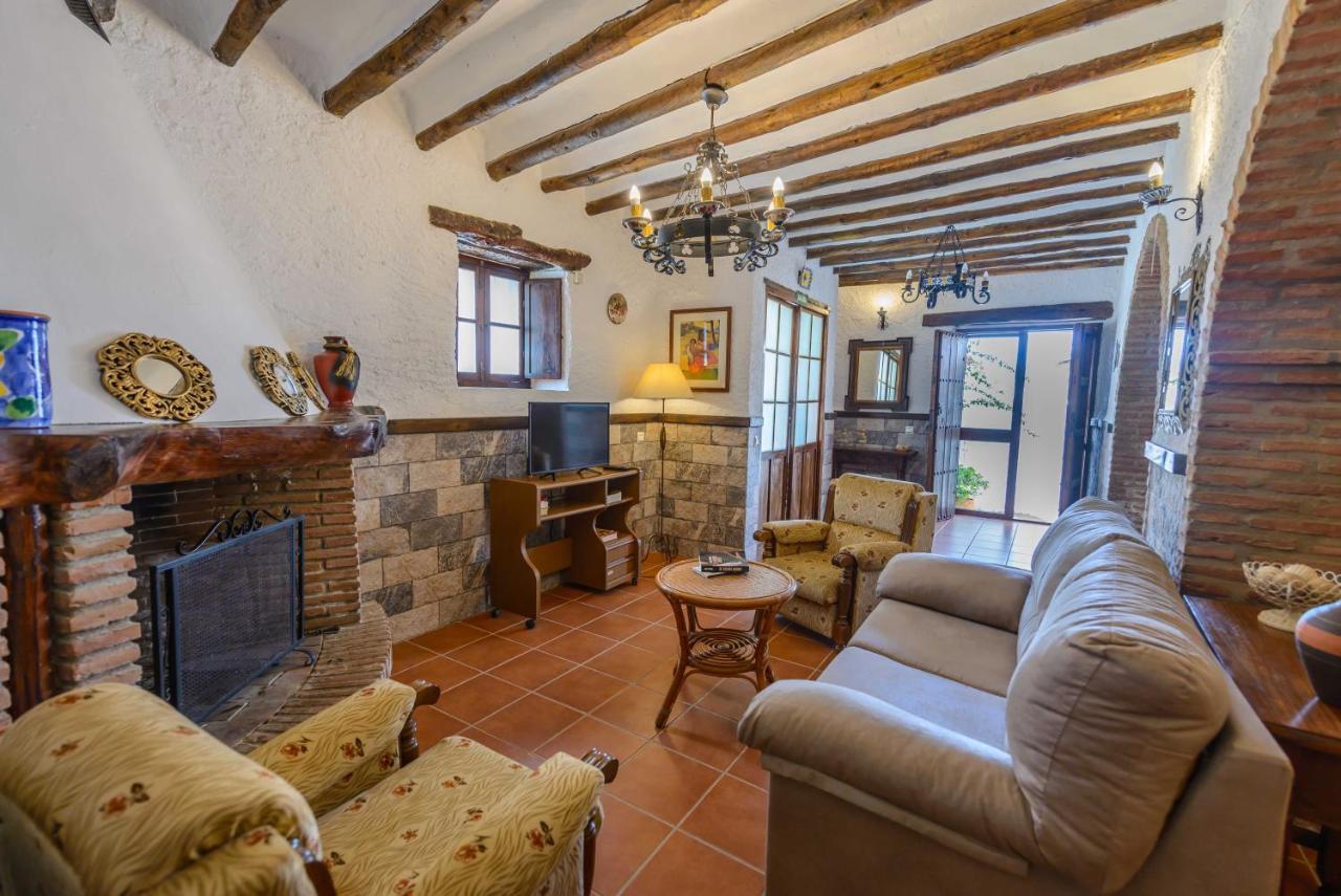 Holiday Home El Pilarillo Piscina Compartida Alcaucín エクステリア 写真